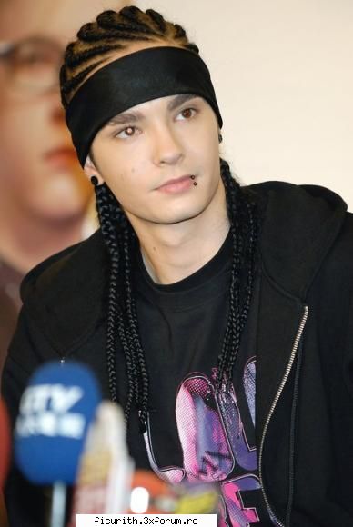Albastru inchis. - ioana - Arhiva Fan-Fiction Neterminate