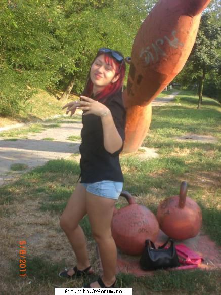 :rotfl:  :rotfl:  :rotfl: aici ma strambam !kidu' von vanity*